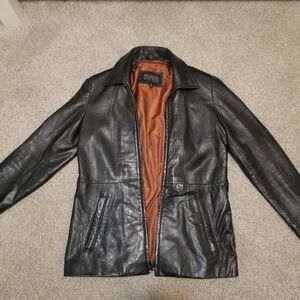 Wilsons Leather Women’s Jacket/Coat Pelle Studio Black Size M Zip Front Closure.